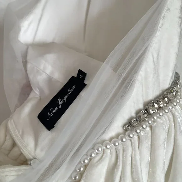 Nana Jacqueline Sienna Halter Bubble Hem Jumpsuit in White - Picture 11 of 16